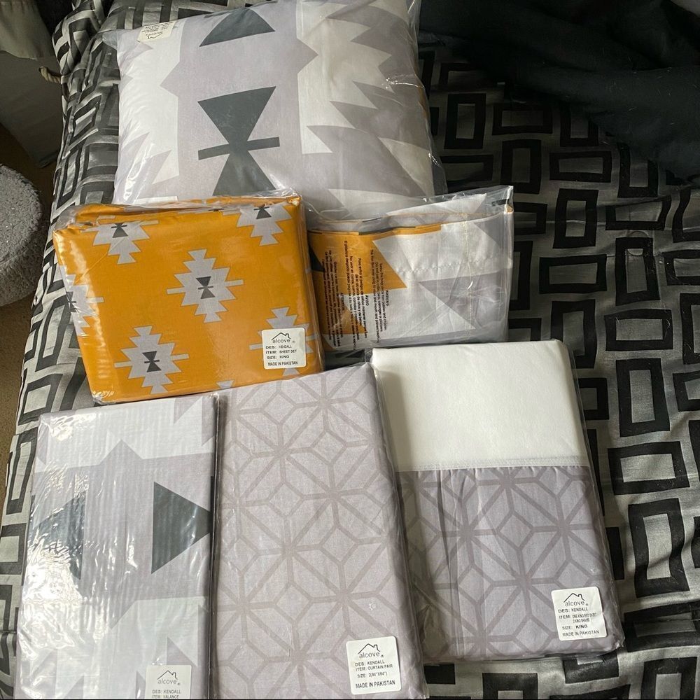 Alcove Comforter Set with Sheets (12-Piece) KING